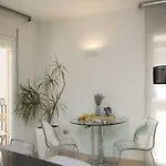 Διαμέρισμα Singularstays Poeta Querol *