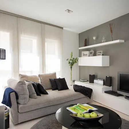 Singularstays Poeta Querol *