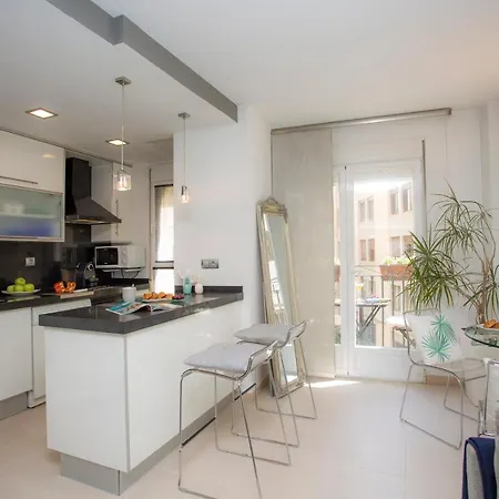 Singularstays Poeta Querol